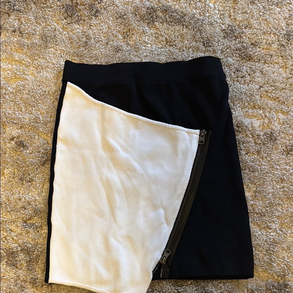 🍍BEBE MINI SKIRT🍍SZ MED🍍ELASTIC WAIST🍍12.5🍍length 16”🍍